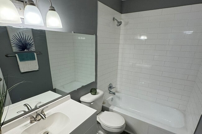 Photo - Kingswood Court Apartments and Townhomes