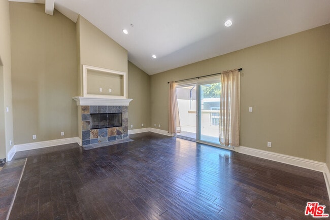 Photo - 1912 Vanderbilt Ln Unit C