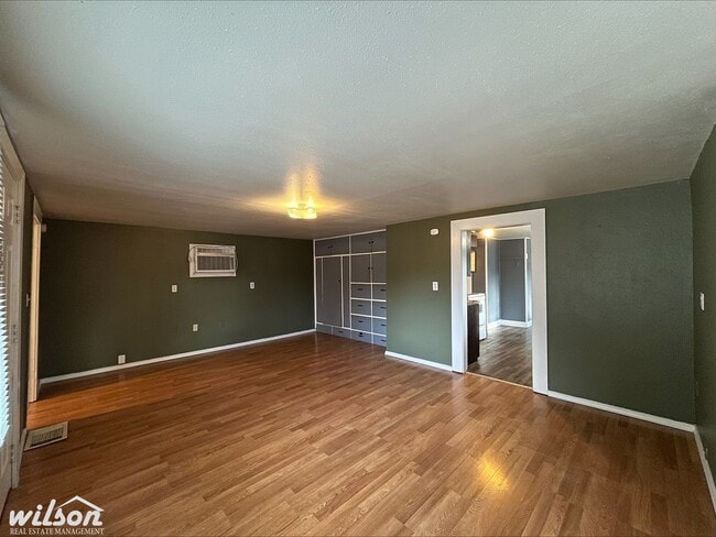 Photo - Bright & Spacious 3 bedroom, 1 bath Home for Rent!