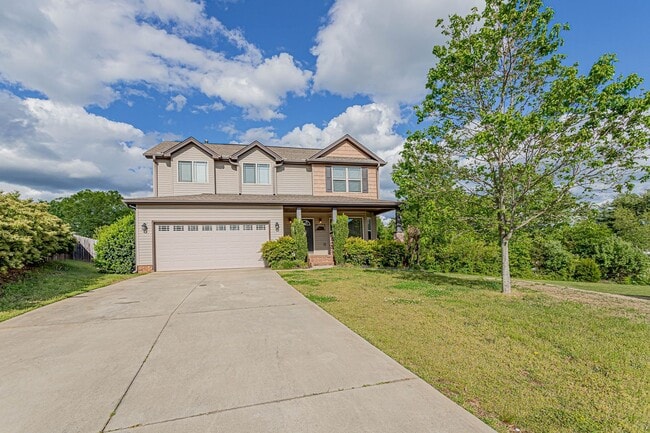 Photo - Home with Gorgeous Mountain Views!