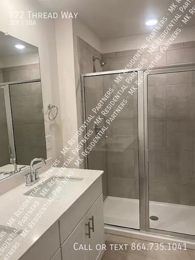 Photo - 822 Thread Wy