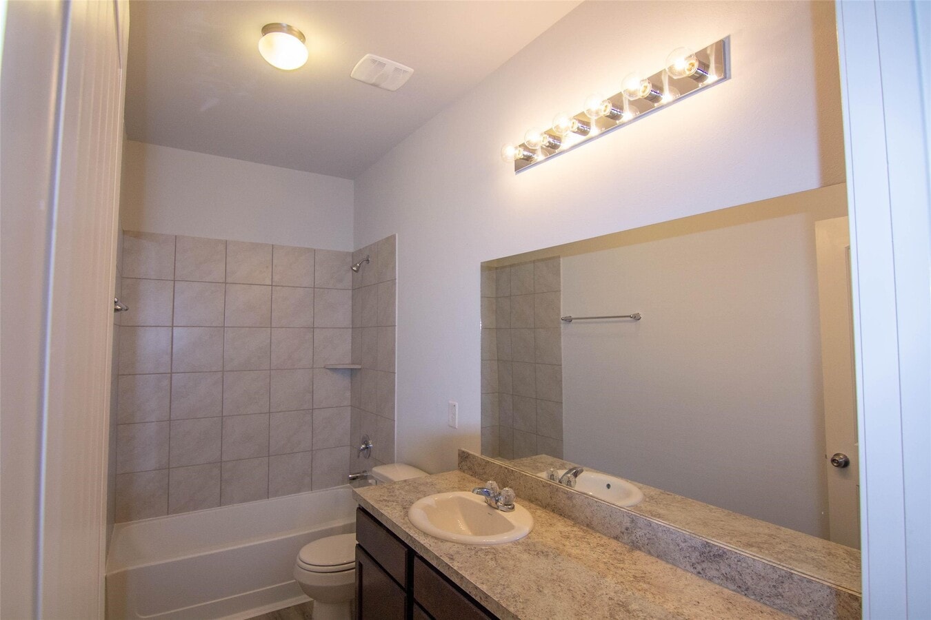 Photo - 5642 Hawksbury Creek Trail