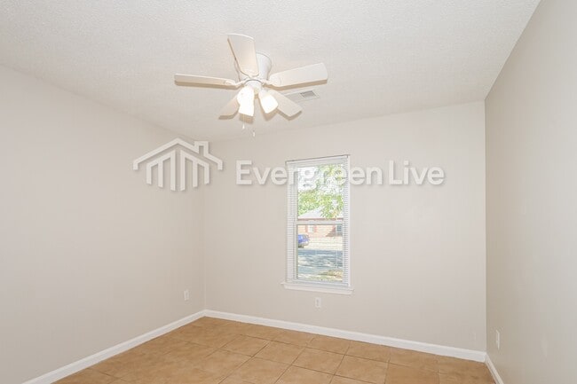 Photo - 261 Gracewood St