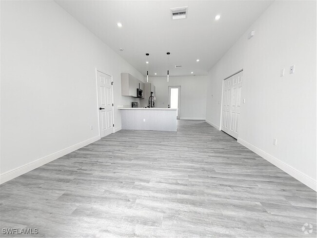 Building Photo - 1139 Copley St E Rental