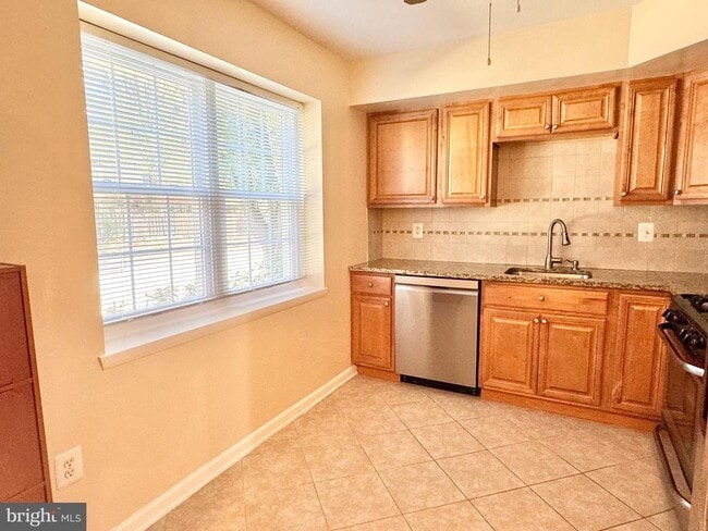 Building Photo - 15068 Catbrier Ct