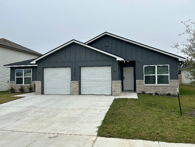 Photo - 1146 Lindsey Dr Unit B