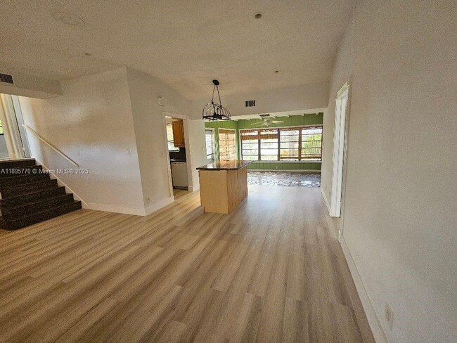 Photo - 1419 Crest Dr