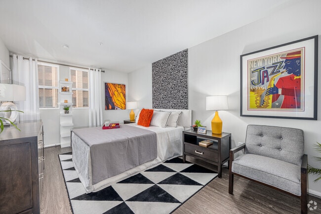 2BR, 2BA - 1038SF - Second Bedroom