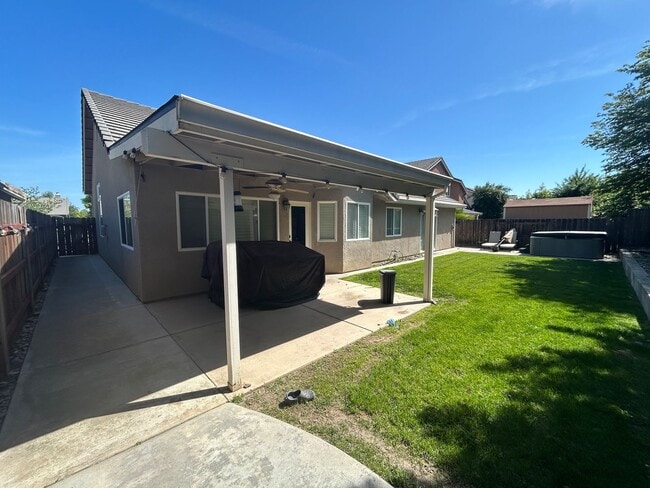Photo - 2464 Oak Crest Dr
