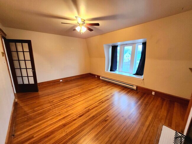 Photo - 562 Edward Ave Unit 5