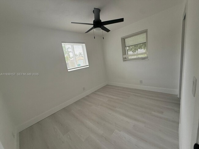 Photo - 5023 SW 93rd Ave