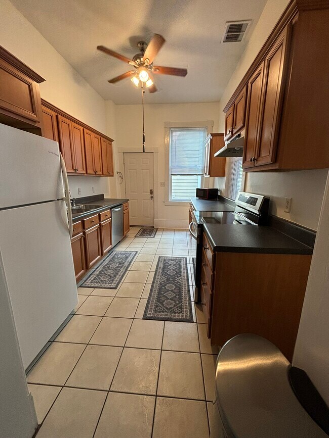 Photo - 1902 Barnard St Unidad 1