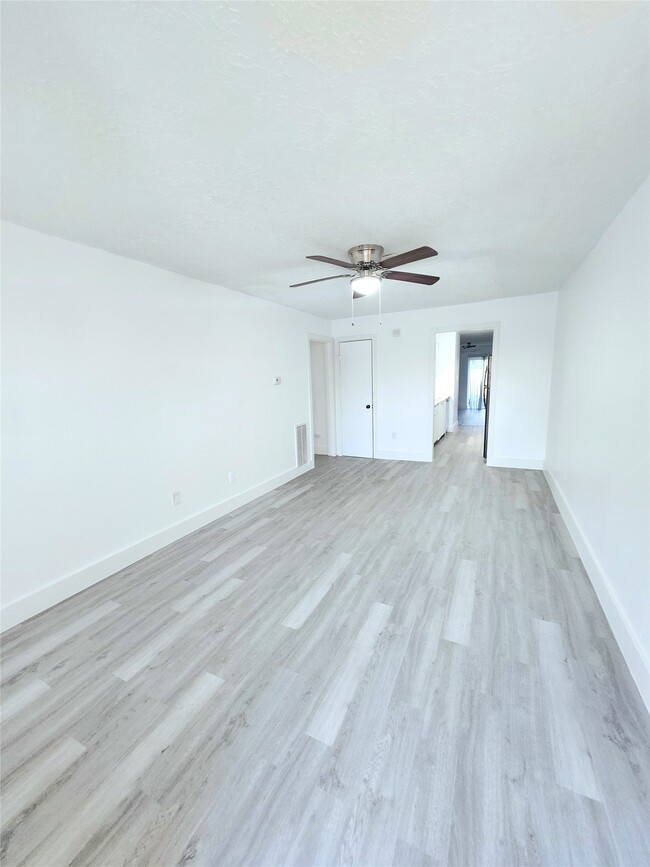 Photo - 6824 W Fuqua St