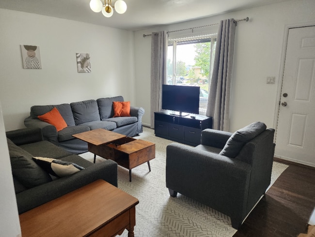 Photo - 7618 Umatilla St