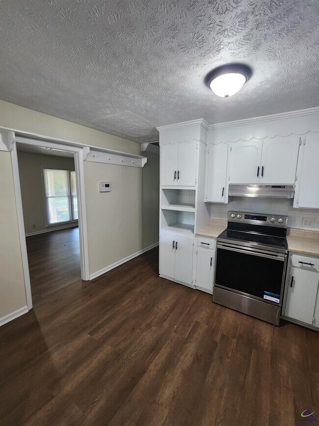 Photo - 1082 Lennox Pl House