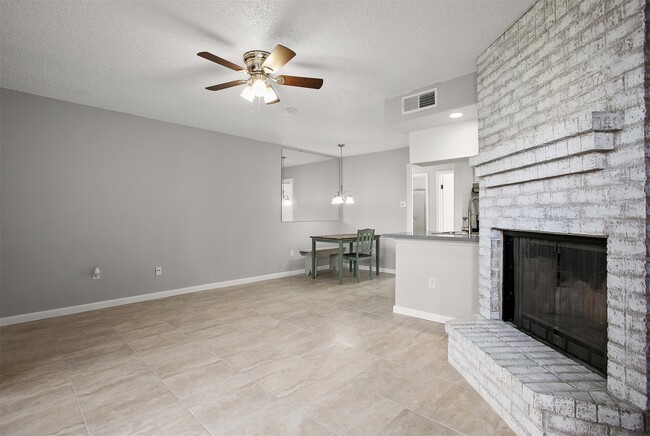 Photo - 260 El Dorado Blvd Unidad 2407