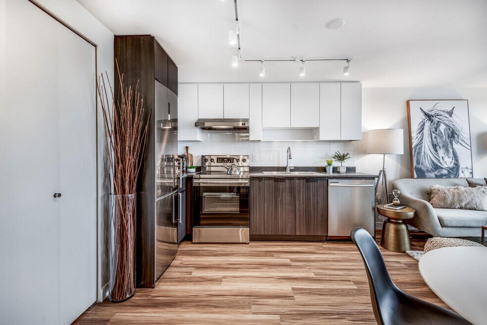 3583 Kingsway