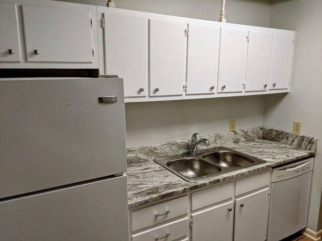 Photo - Greenbriar Condo for Rent!!!