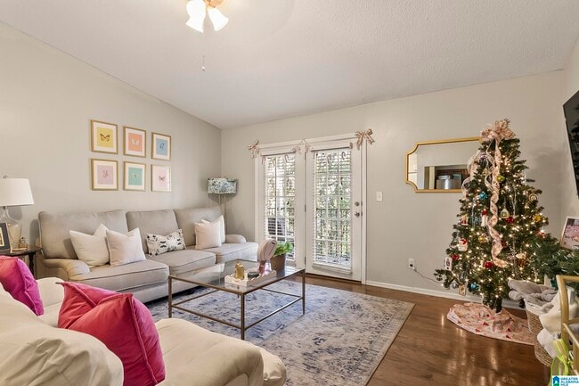 Building Photo - 120 15th St E Unit 419