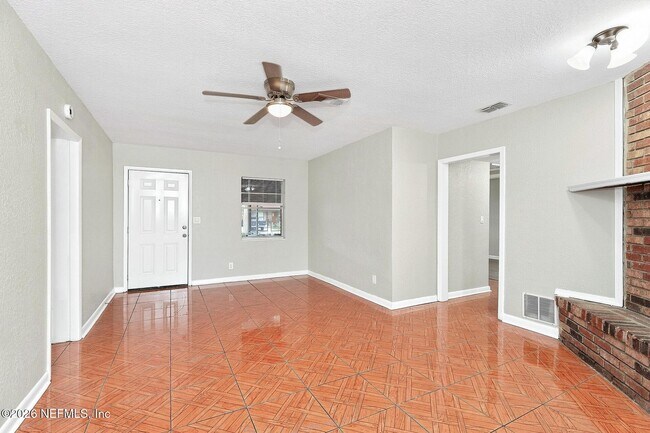 Photo - 5716 Banyan Dr
