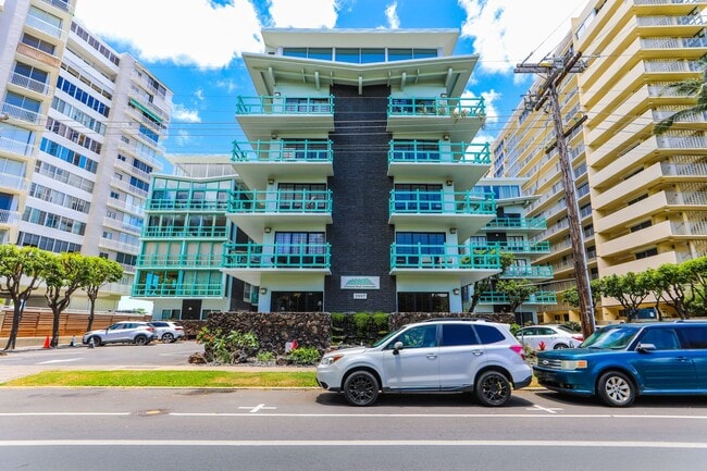 Photo - 2957 Kalakaua Ave Unit 402