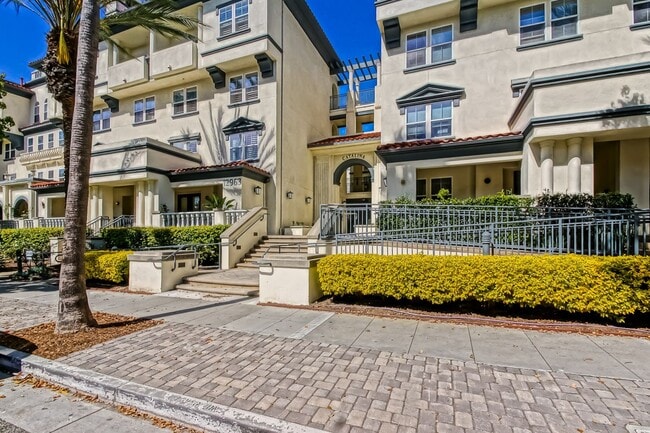 Building Photo - Bright & Airy, Recently Updated 3rd Floor Apartment in the Catalina Building Across from Central ...