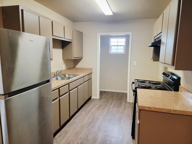 Photo - 110 82nd St