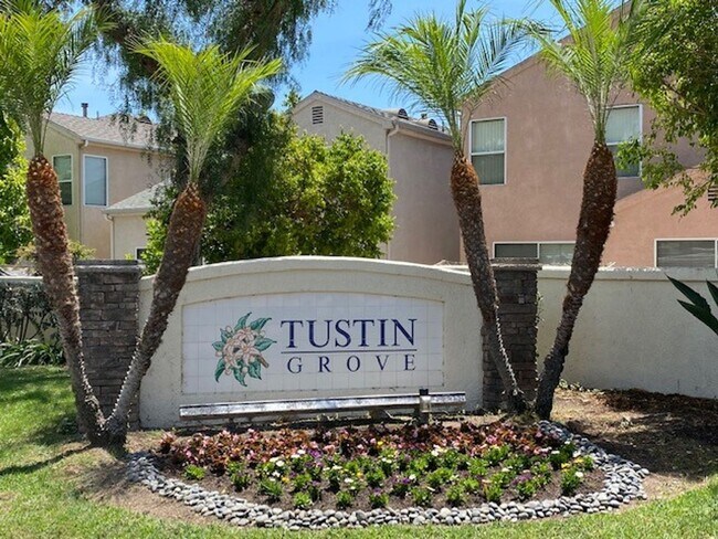 Photo - Tustin Grove: 3 Bedroom 2.5 Bath Attached ...