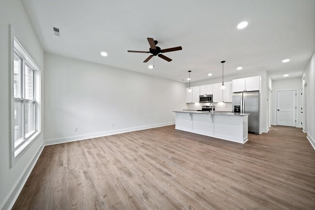 Photo - 203 Baylor Ct