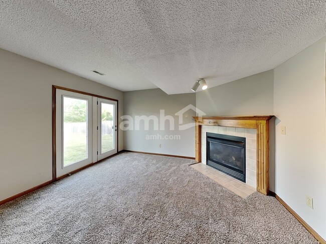 Photo - 6103 N Evans Ave