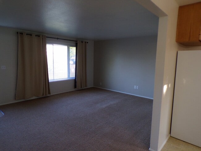 Photo - 3627 SE Geary St Unit Left side 3627