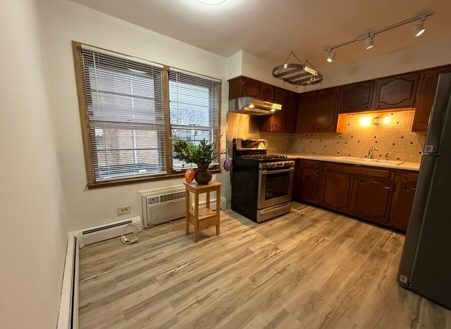 Photo - 6331 W Devon Ave Unit 2F