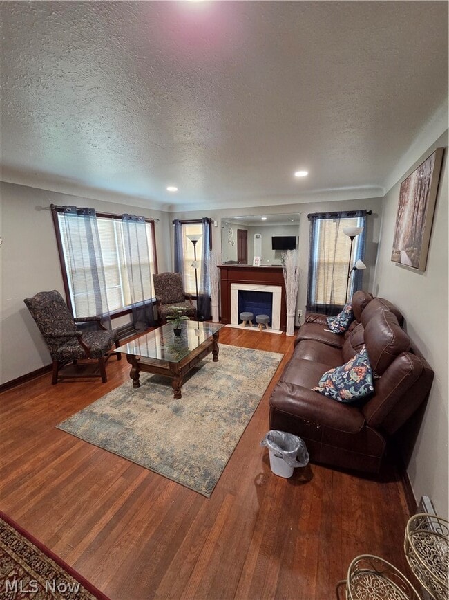 Photo - 1275 S Green Rd