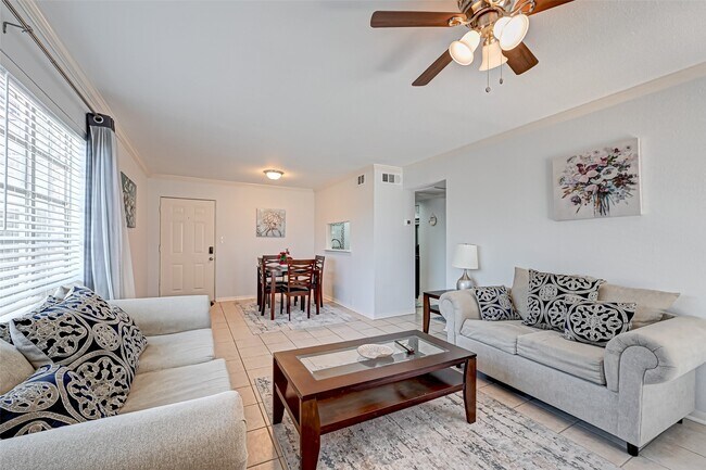 Photo - 2201 Fountain View Dr Unit 2