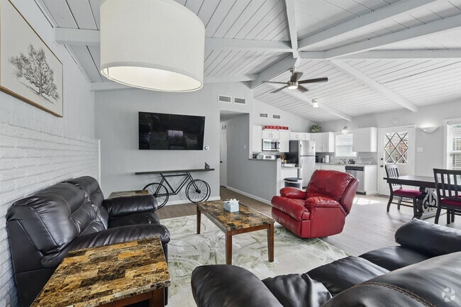 Building Photo - 743 Greenhaven Dr Rental