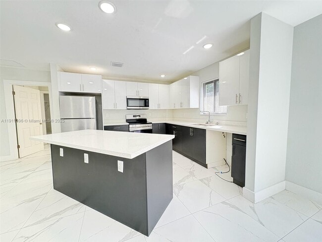 Photo - 2518 NW 9th Pl