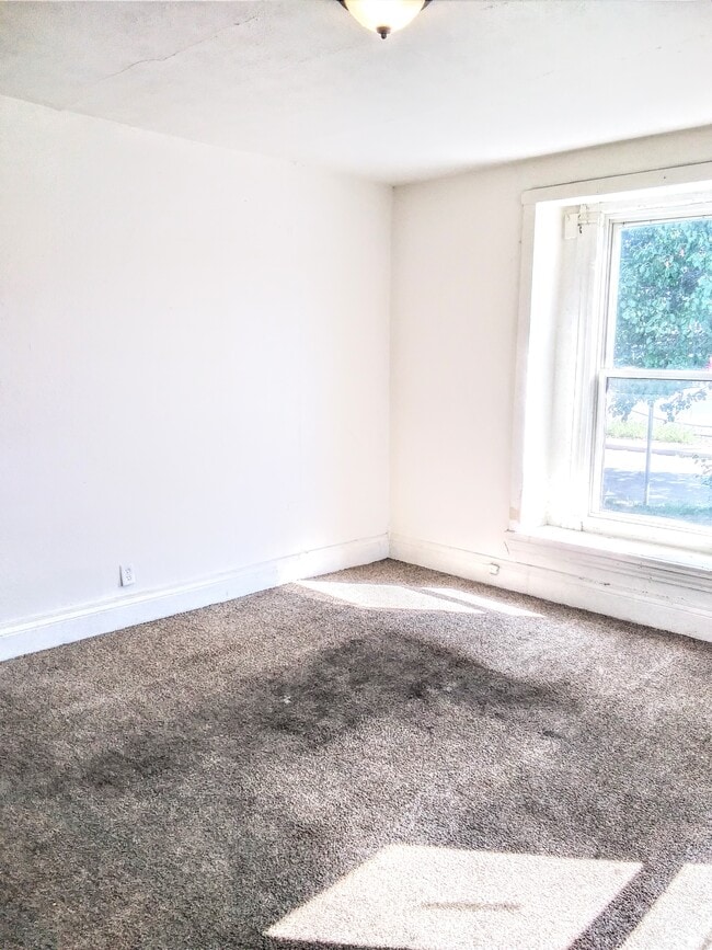 Building Photo - 202 E Gilbert St Unit 1 Rental