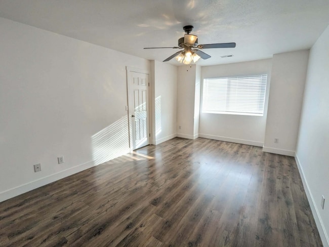 Photo - 341 E 2700 N