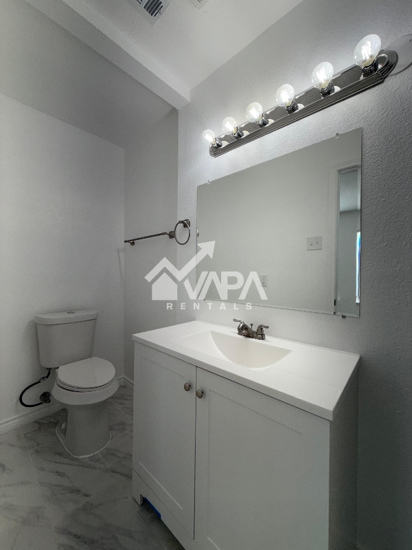 Photo - 202 Florencia Ave