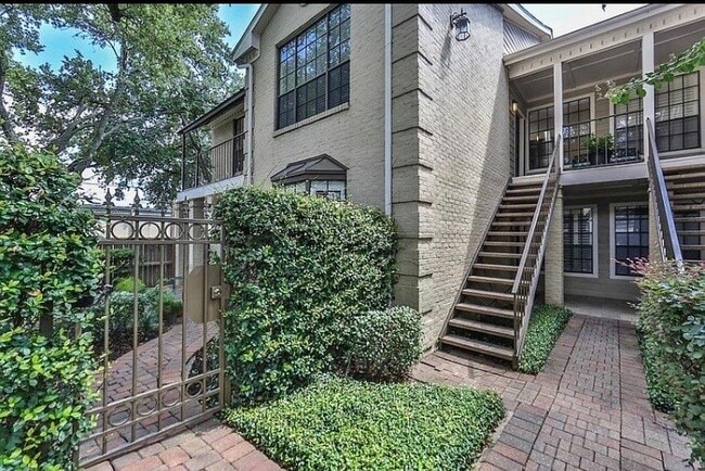 Photo - 2700 Revere St Unit 124