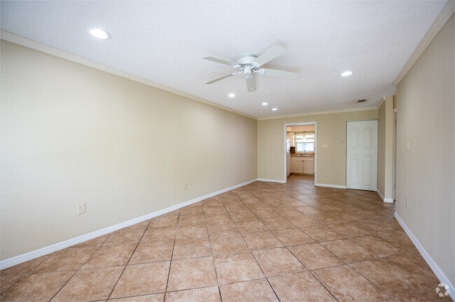 2BR, 1BA - 910SF - Living and Dining Room