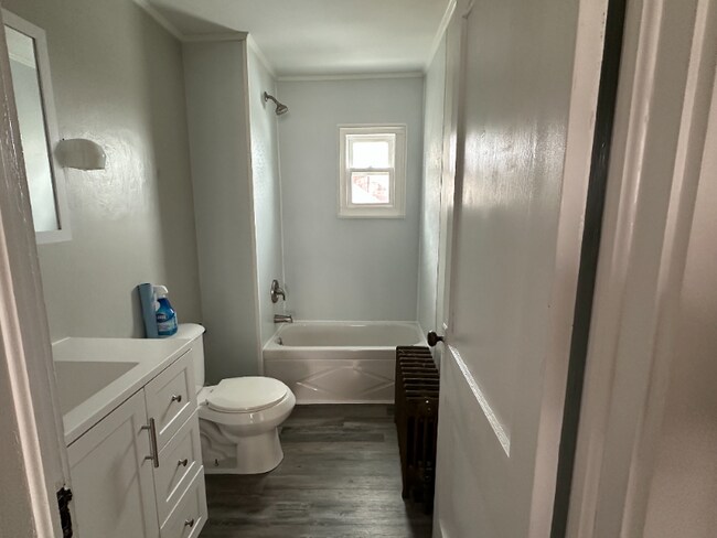 Photo - 152 W Seneca St