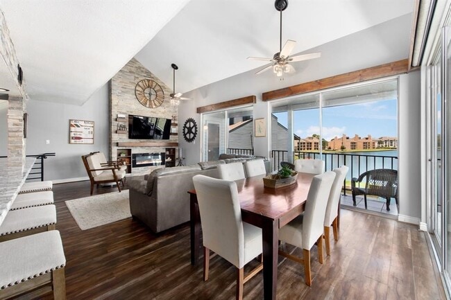 Building Photo - 12500 Melville Dr Unit 211B