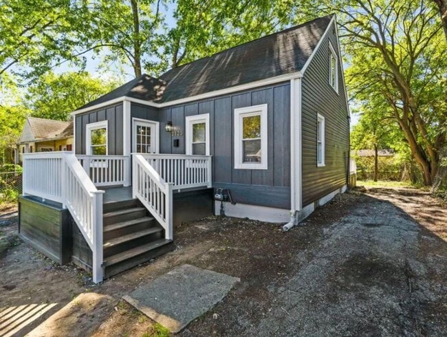 Photo - Cape Cod Style 3 Bedroom Home - Newly Remodeled All Throughout!