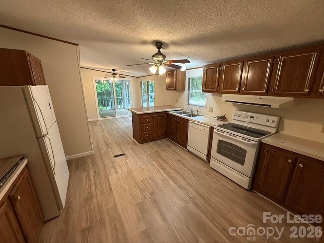 Photo - 5160 King Wilkinson Rd