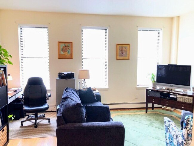 Photo - 496 Pavonia Ave Unit B3