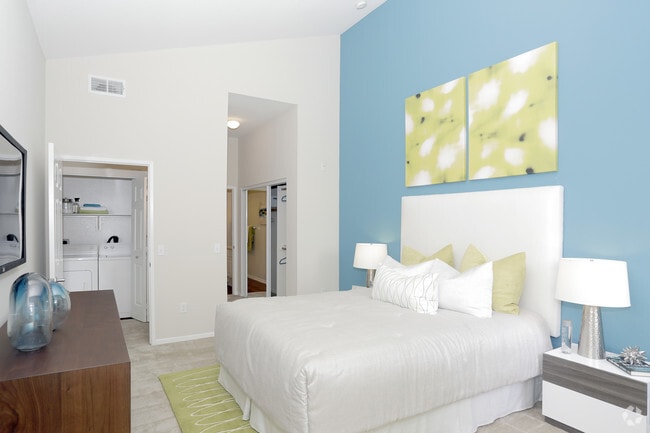 2BR, 2BA , Loft- 1338 SF