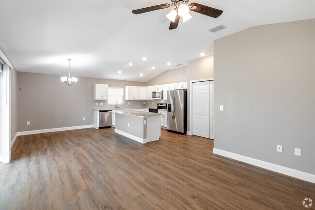 1118 Gay Rd