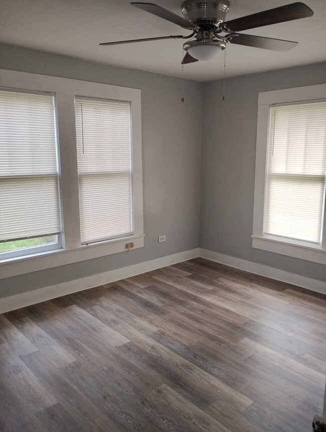 Photo - 506 Mable St