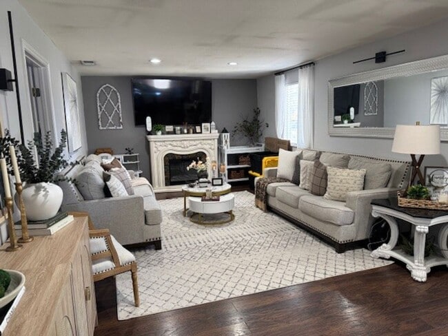 Photo - <b>Five Bedroom Three Bath Home with Solar...